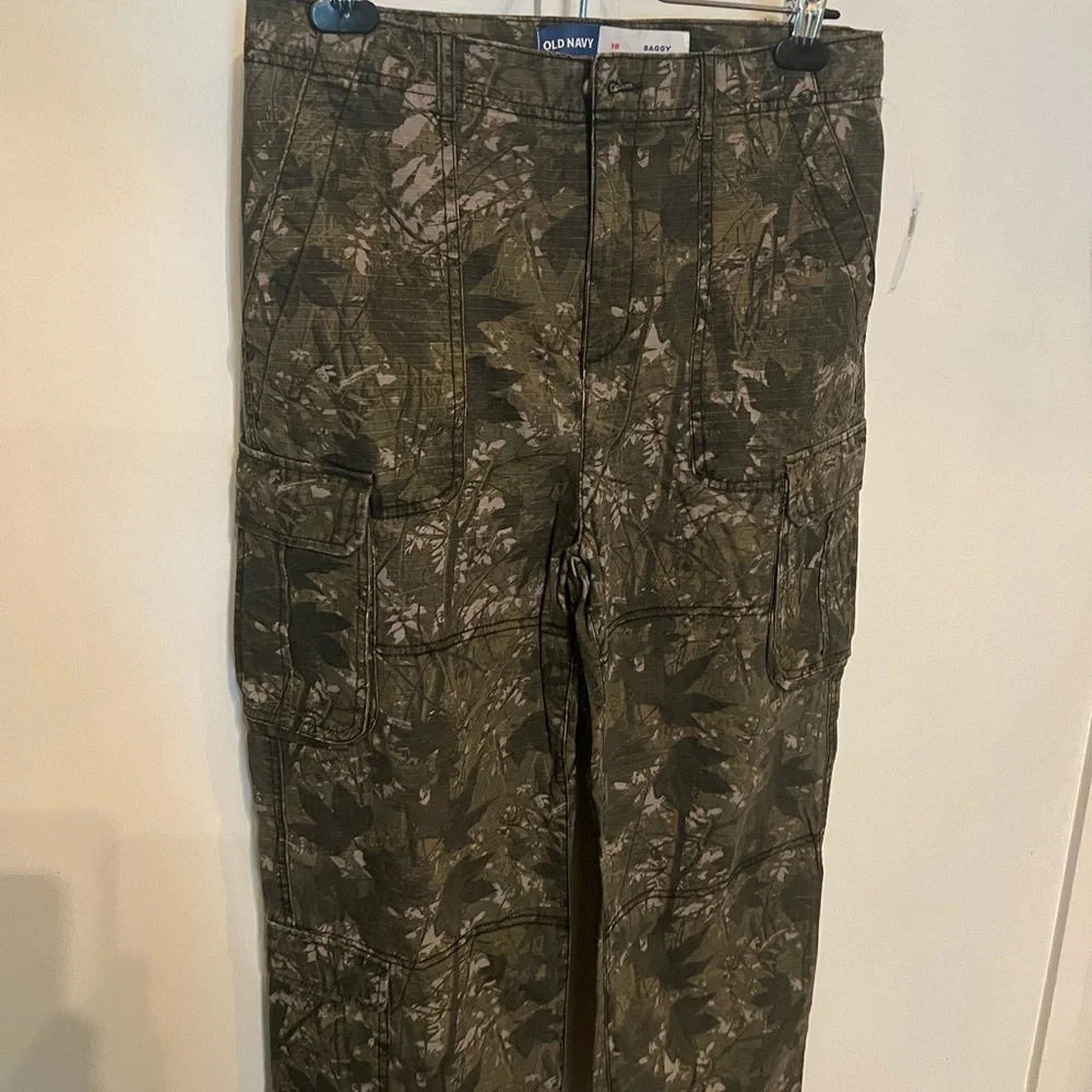 Kids Old Navy Olive Green Camo Cargo Pants